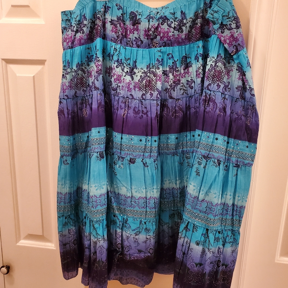 BEAUTIFUL LADIES SIZE 38 WAIST SQUARE DANCE SKIRT